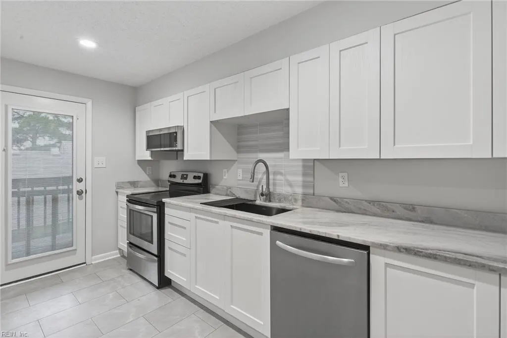 Norfolk, Virginia 23502, United States, 2 Bedrooms Bedrooms, ,2 BathroomsBathrooms,Residential,Active,218947