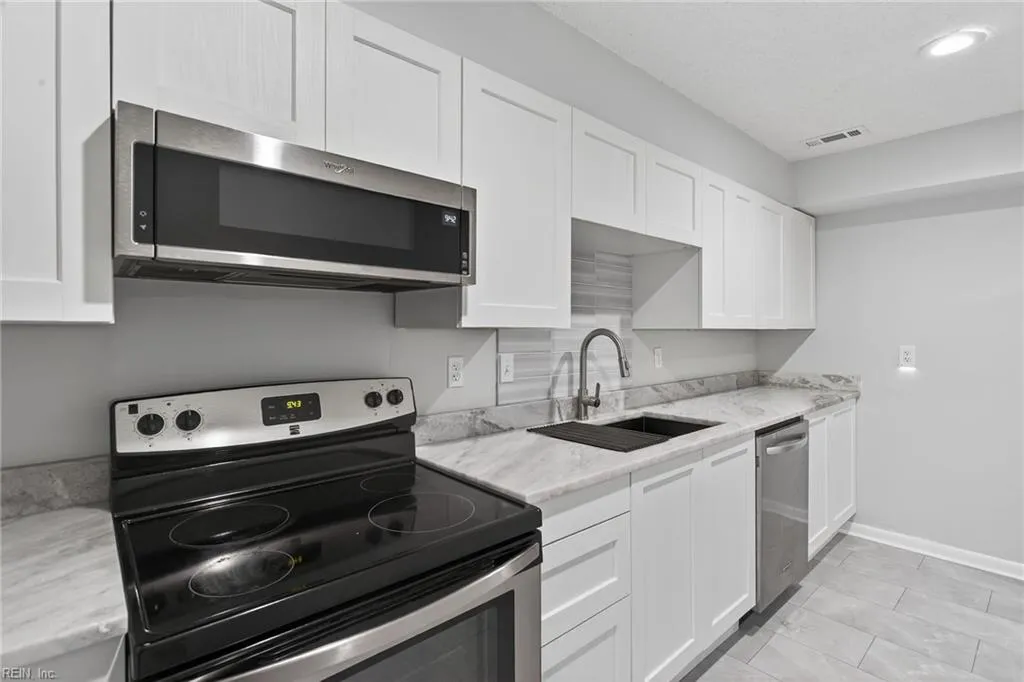 Norfolk, Virginia 23502, United States, 2 Bedrooms Bedrooms, ,2 BathroomsBathrooms,Residential,Active,218947