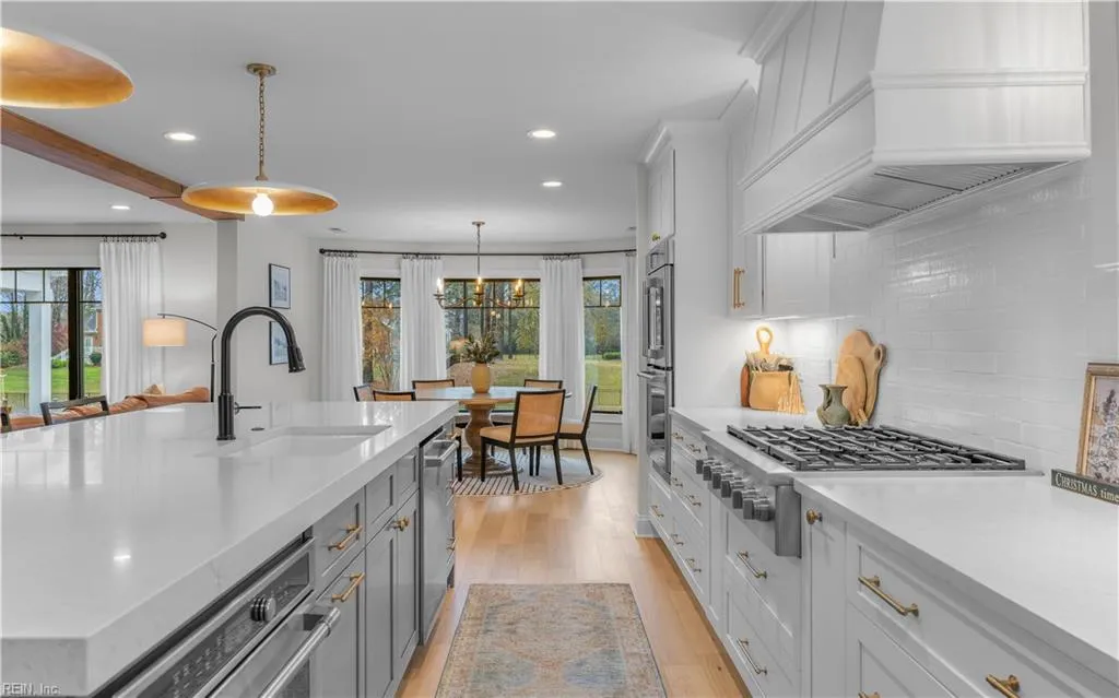 Virginia Beach, Virginia 23455, United States, 4 Bedrooms Bedrooms, ,3 BathroomsBathrooms,Residential,Active,220169