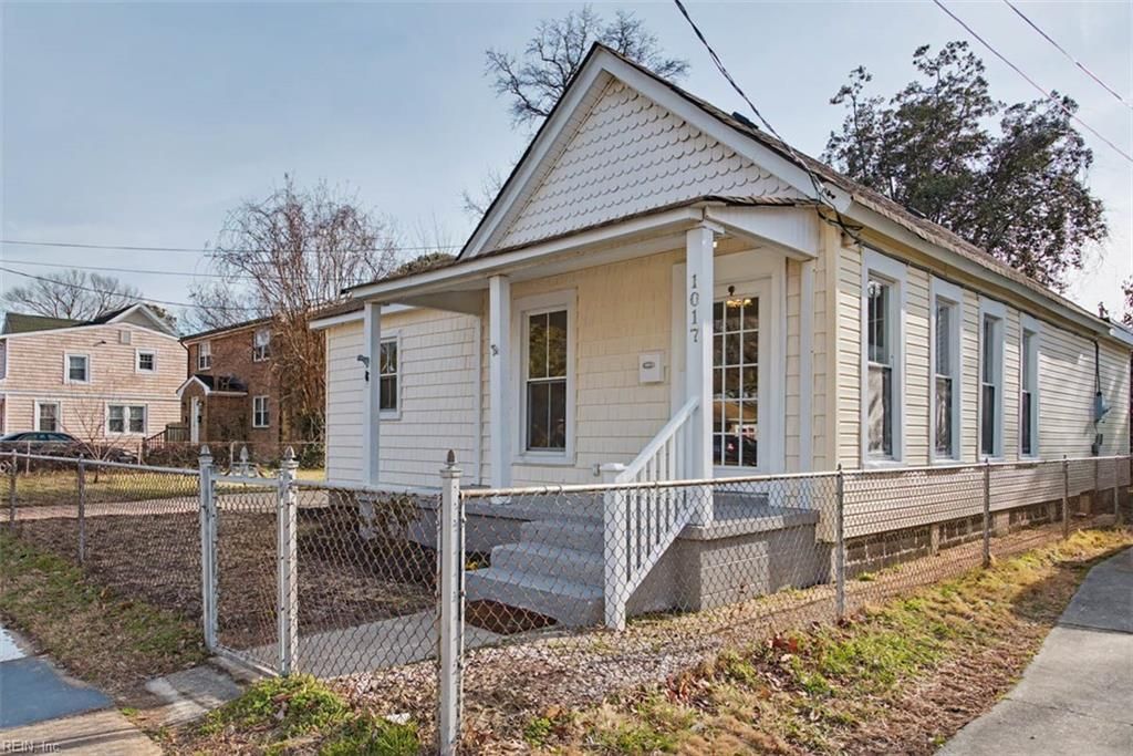 Photo of 1017 E Balview Avenue, Norfolk, VA 23503 (MLS # 10622948)