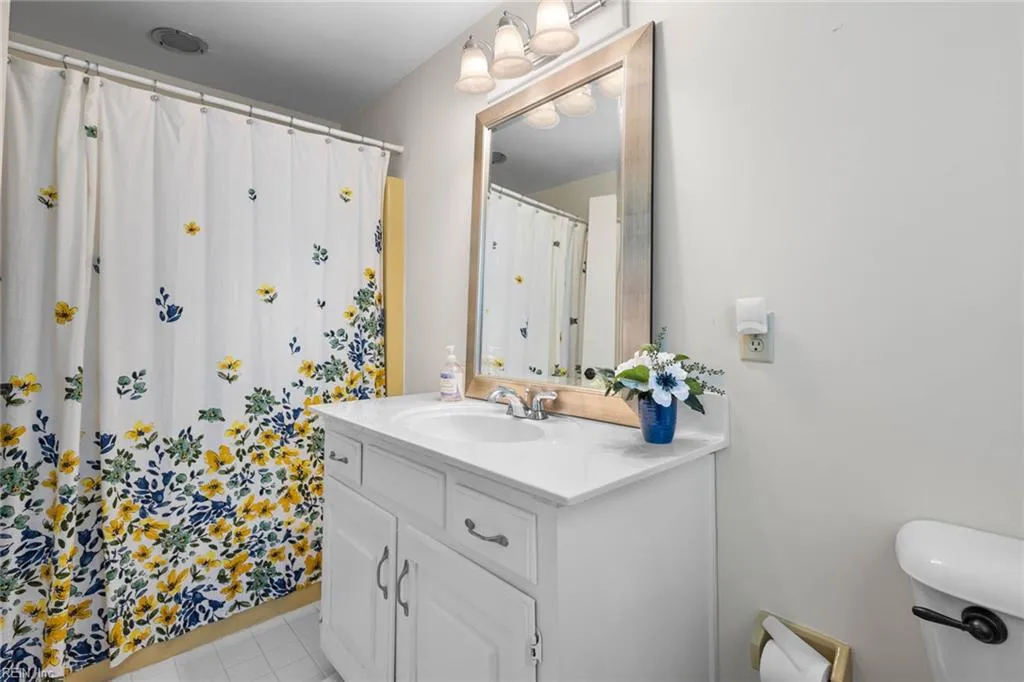 Virginia Beach, Virginia 23454, United States, 5 Bedrooms Bedrooms, ,4 BathroomsBathrooms,Residential,Active,145277