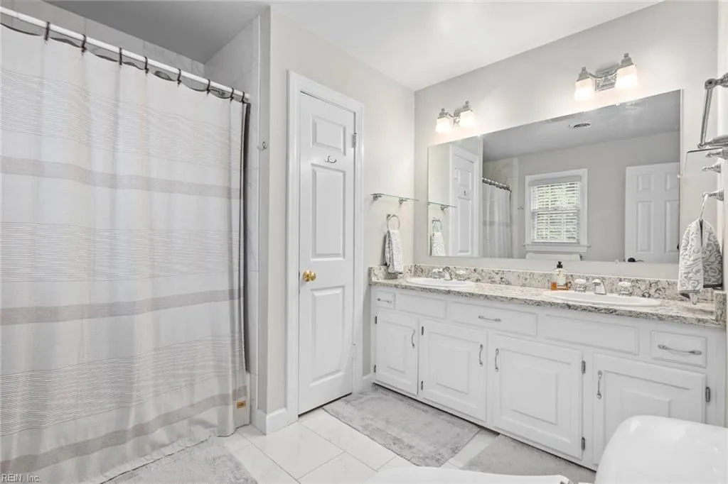 Virginia Beach, Virginia 23454, United States, 5 Bedrooms Bedrooms, ,4 BathroomsBathrooms,Residential,Active,145277