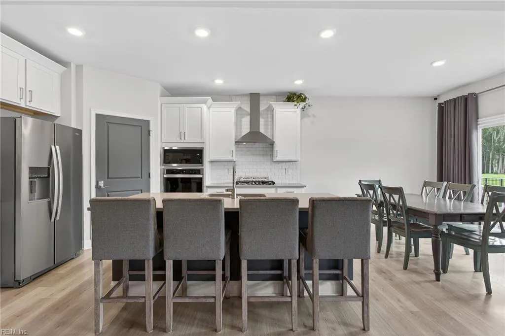 Smithfield, Virginia 23430, United States, 6 Bedrooms Bedrooms, ,4 BathroomsBathrooms,Residential,Active,174645