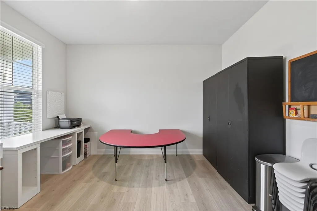 Smithfield, Virginia 23430, United States, 6 Bedrooms Bedrooms, ,4 BathroomsBathrooms,Residential,Active,174645