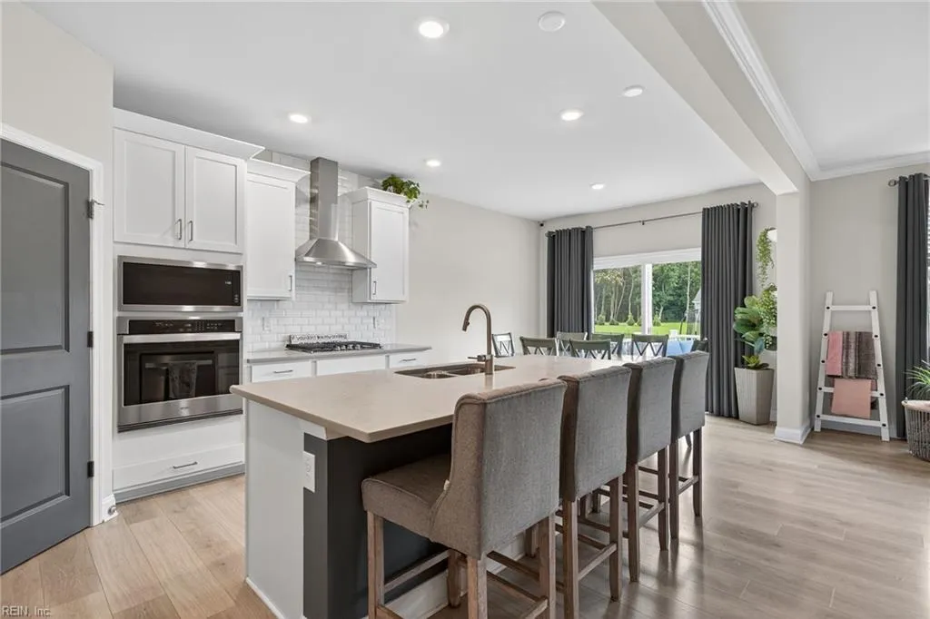 Smithfield, Virginia 23430, United States, 6 Bedrooms Bedrooms, ,4 BathroomsBathrooms,Residential,Active,174645