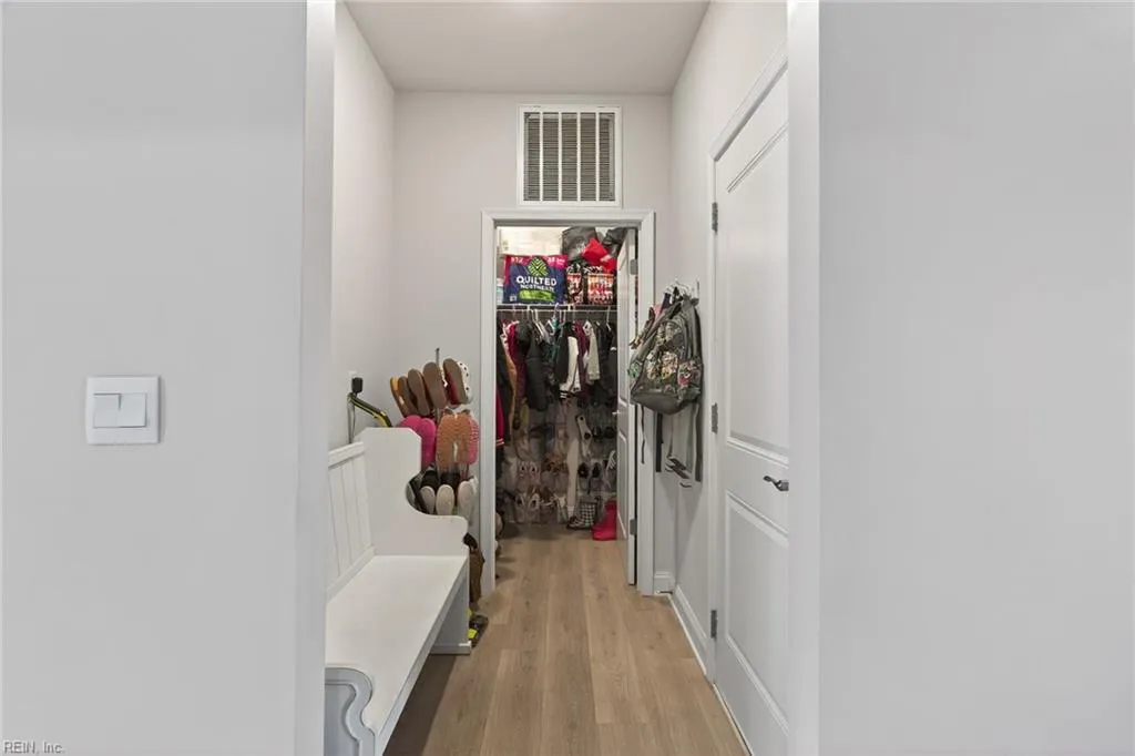 Smithfield, Virginia 23430, United States, 6 Bedrooms Bedrooms, ,4 BathroomsBathrooms,Residential,Active,174645