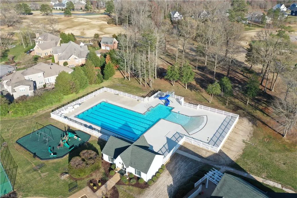 Smithfield, Virginia 23430, United States, 6 Bedrooms Bedrooms, ,4 BathroomsBathrooms,Residential,Active,174645