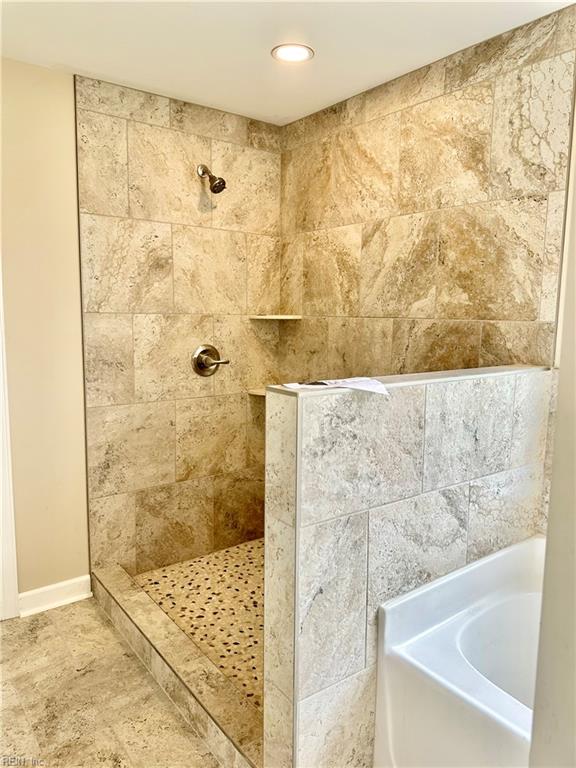 102 Ester CT