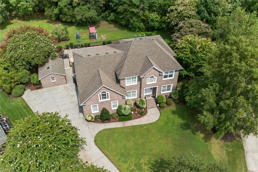 Virginia Beach, Virginia 23456, United States, 6 Bedrooms Bedrooms, ,4 BathroomsBathrooms,Residential,Active,196340