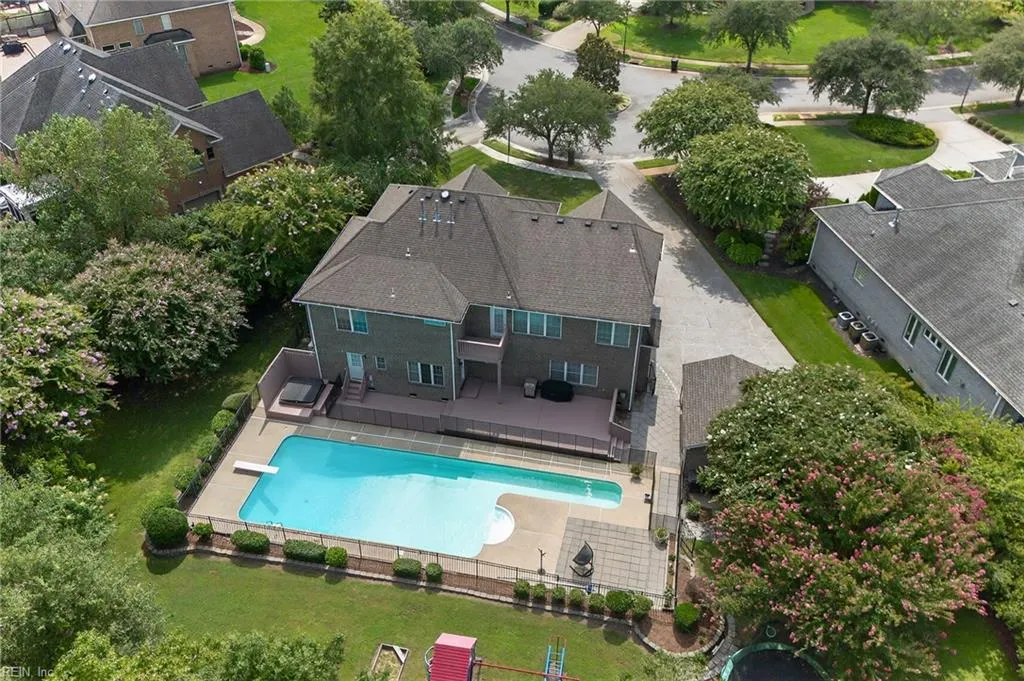 Virginia Beach, Virginia 23456, United States, 6 Bedrooms Bedrooms, ,4 BathroomsBathrooms,Residential,Active,196340