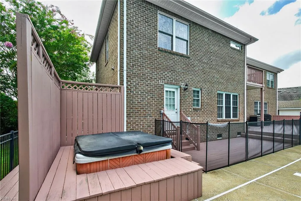 Virginia Beach, Virginia 23456, United States, 6 Bedrooms Bedrooms, ,4 BathroomsBathrooms,Residential,Active,196340