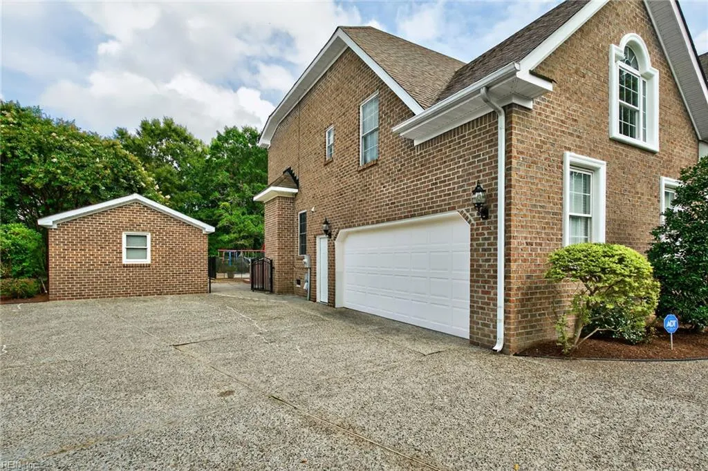 Virginia Beach, Virginia 23456, United States, 6 Bedrooms Bedrooms, ,4 BathroomsBathrooms,Residential,Active,196340