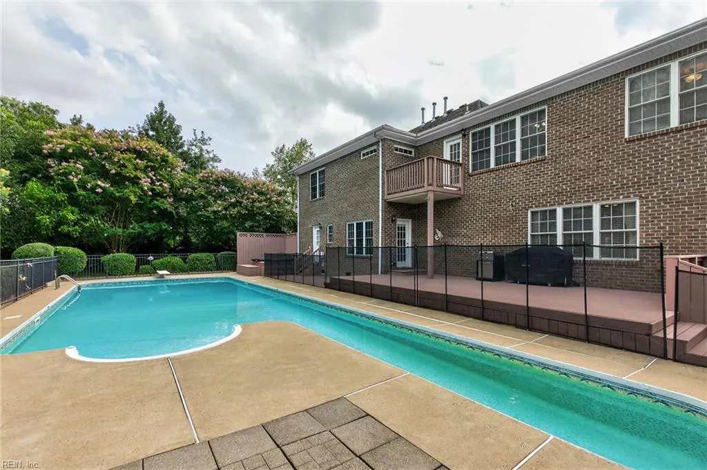 Virginia Beach, Virginia 23456, United States, 6 Bedrooms Bedrooms, ,4 BathroomsBathrooms,Residential,Active,196340