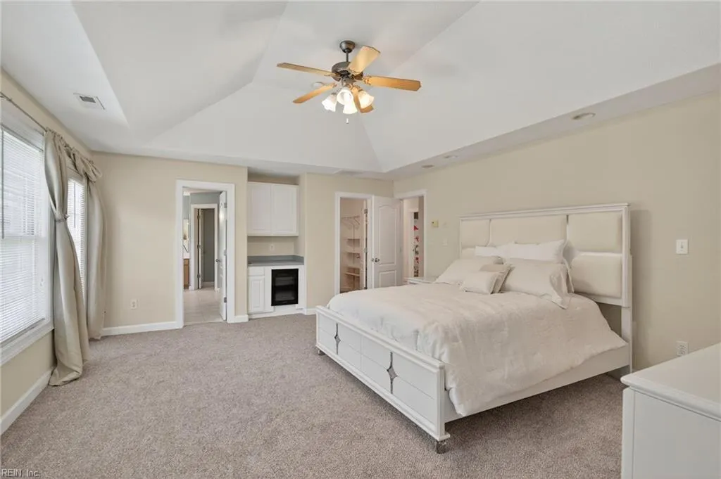 Virginia Beach, Virginia 23456, United States, 6 Bedrooms Bedrooms, ,4 BathroomsBathrooms,Residential,Active,196340