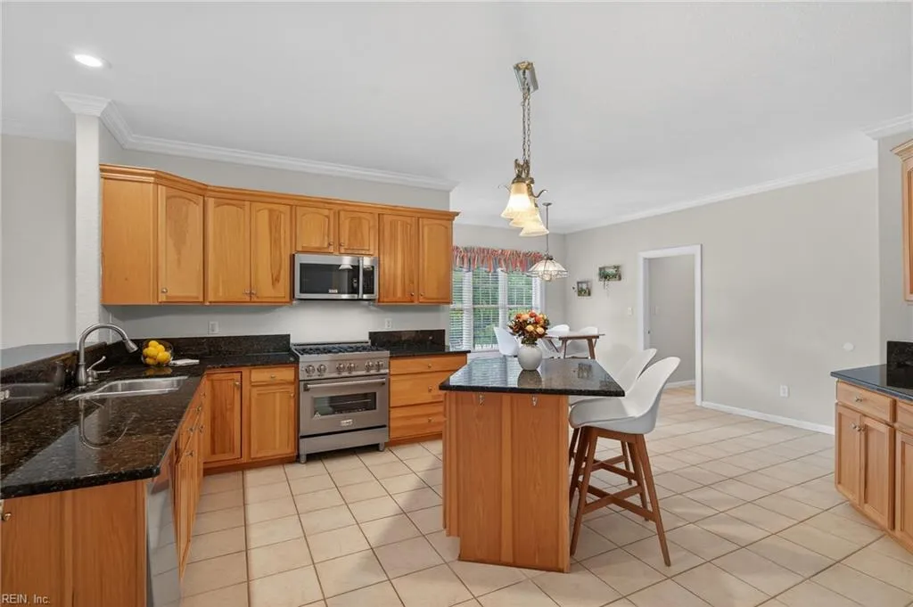 Virginia Beach, Virginia 23456, United States, 6 Bedrooms Bedrooms, ,4 BathroomsBathrooms,Residential,Active,196340