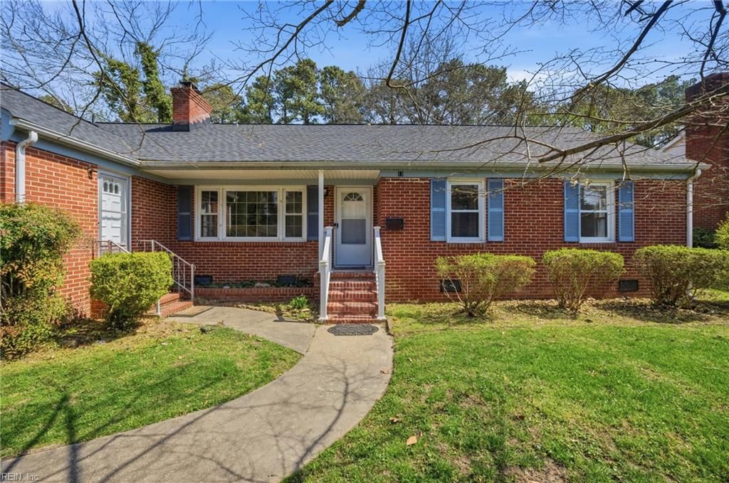 Photo of 13 Paddock Drive, Newport News, VA 23606 (MLS # 10627074)