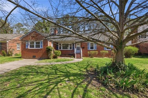 Photo of 13 Paddock Drive, Newport News, VA 23606 (MLS # 10627074)