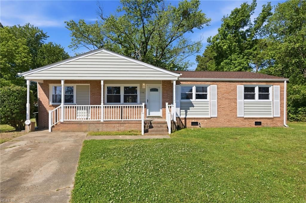 Photo of 1027 Barry Court, Hampton, VA 23666 (MLS # 10633938)