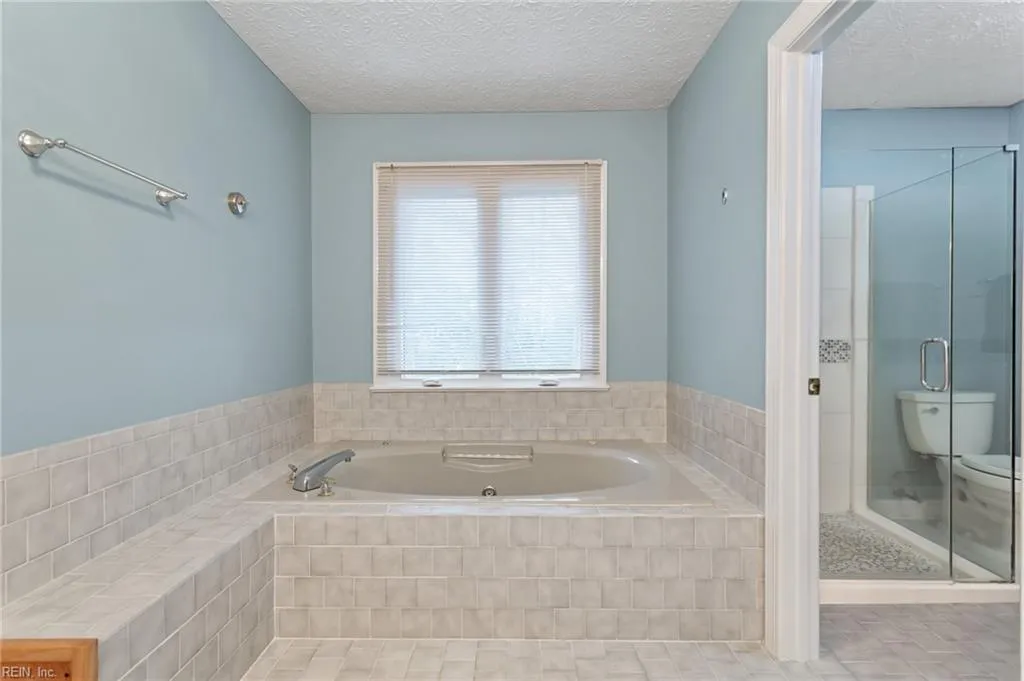 Smithfield, Virginia 23430, United States, 5 Bedrooms Bedrooms, ,4 BathroomsBathrooms,Residential,Active,89033