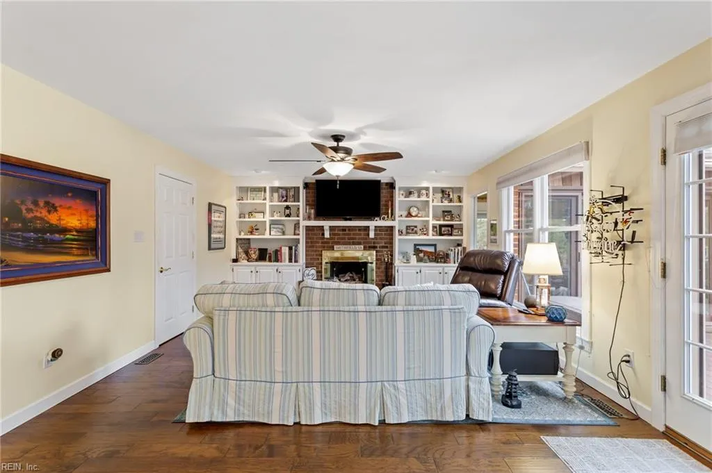 Smithfield, Virginia 23430, United States, 5 Bedrooms Bedrooms, ,4 BathroomsBathrooms,Residential,Active,89033