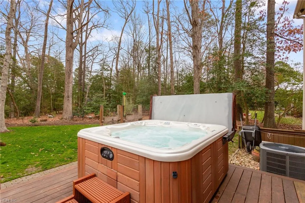 Smithfield, Virginia 23430, United States, 5 Bedrooms Bedrooms, ,4 BathroomsBathrooms,Residential,Active,89033