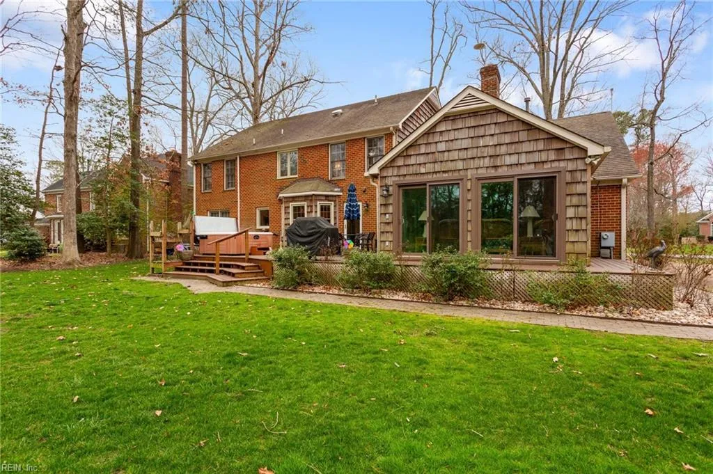 Smithfield, Virginia 23430, United States, 5 Bedrooms Bedrooms, ,4 BathroomsBathrooms,Residential,Active,89033