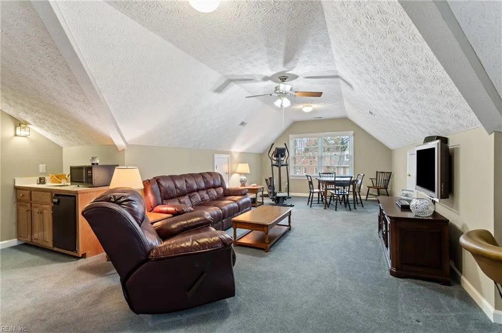 Smithfield, Virginia 23430, United States, 5 Bedrooms Bedrooms, ,4 BathroomsBathrooms,Residential,Active,89033