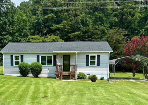 Photo for 905 Woodland DR