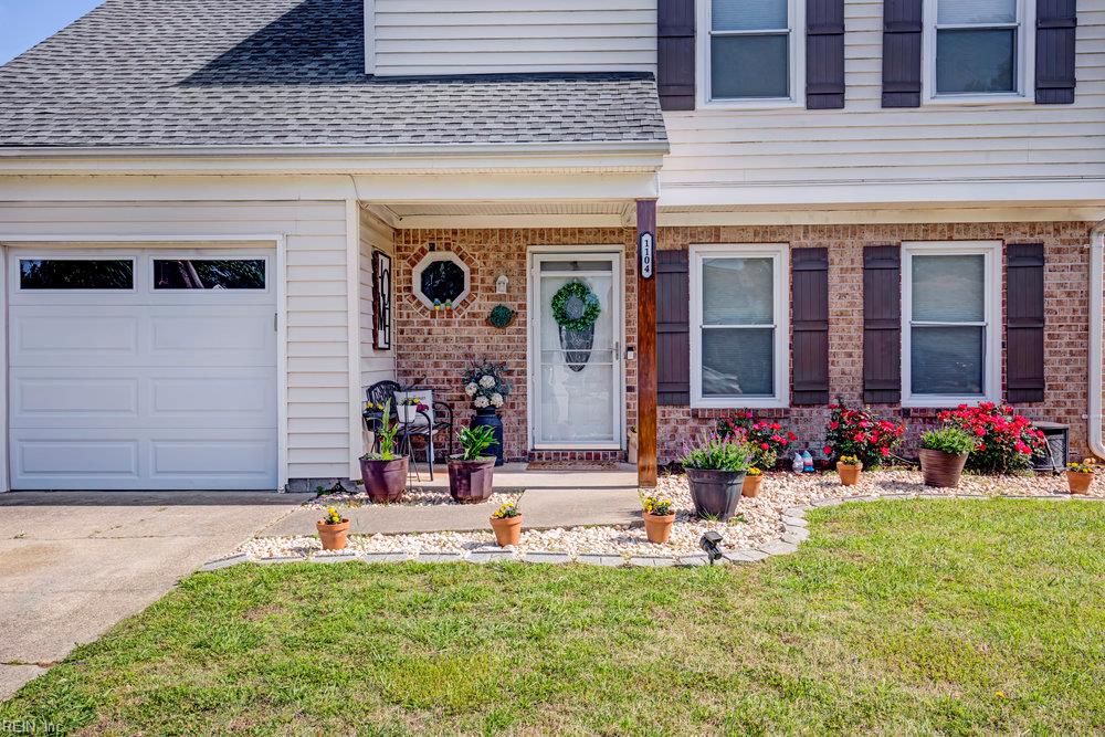 1104 Hubbell DR