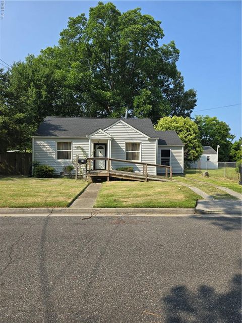 19 Colin DR N Portsmouth VA 23701