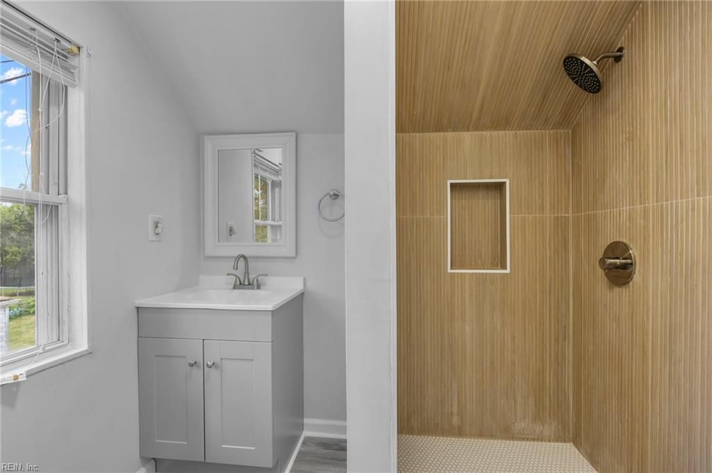 Photo of 2504 Cromwell Drive, Norfolk, VA 23509 (MLS # 10610603)