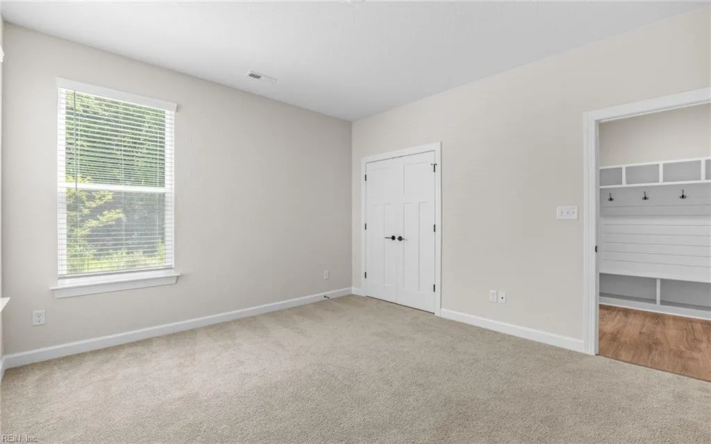 Suffolk, Virginia 23434, United States, 6 Bedrooms Bedrooms, ,4 BathroomsBathrooms,Residential,Active,187513