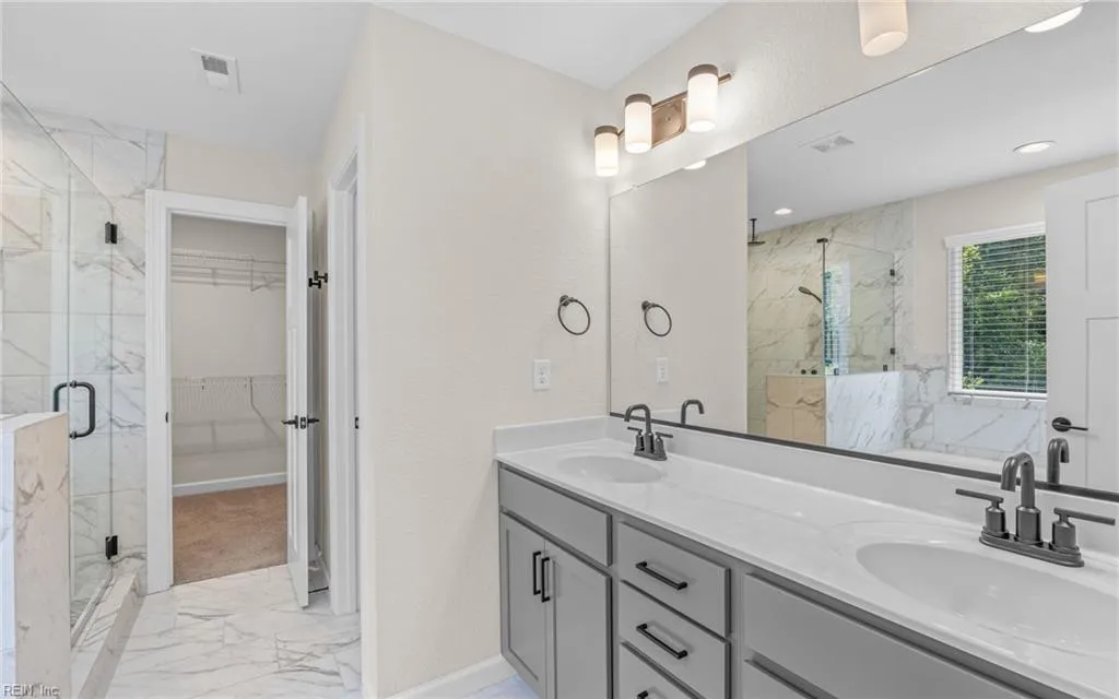 Suffolk, Virginia 23434, United States, 6 Bedrooms Bedrooms, ,4 BathroomsBathrooms,Residential,Active,187513