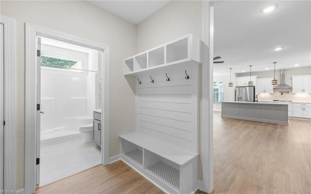 Suffolk, Virginia 23434, United States, 6 Bedrooms Bedrooms, ,4 BathroomsBathrooms,Residential,Active,187513