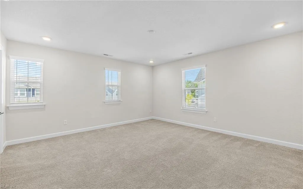 Suffolk, Virginia 23434, United States, 6 Bedrooms Bedrooms, ,4 BathroomsBathrooms,Residential,Active,187513