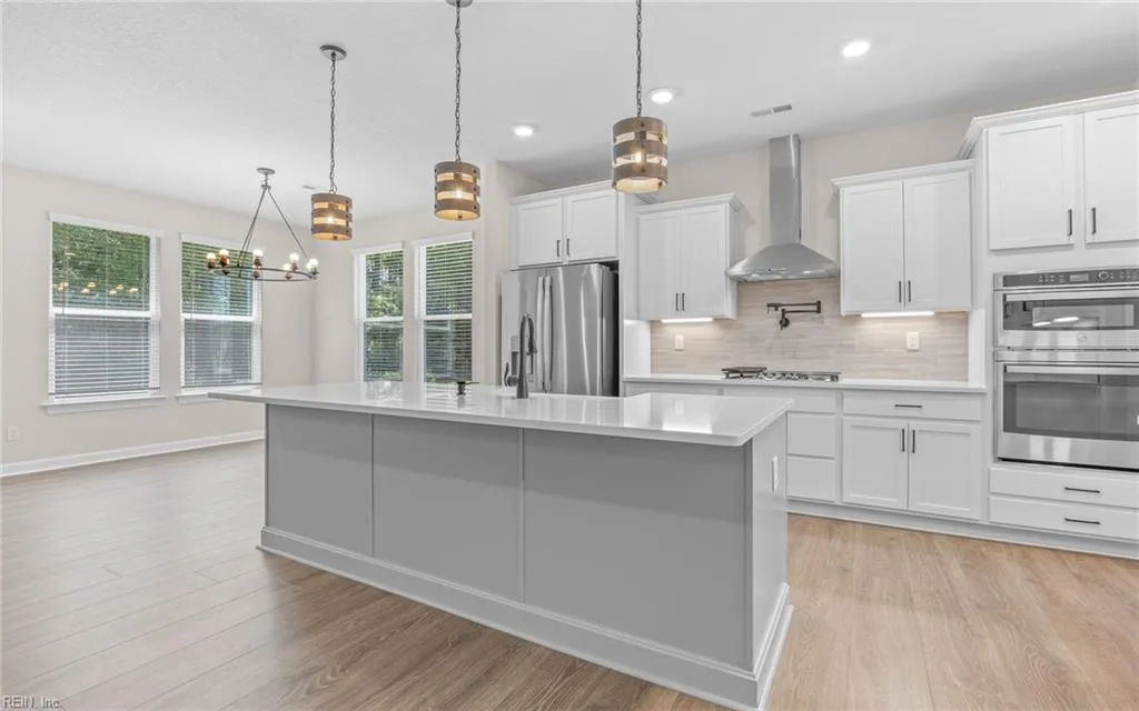 Suffolk, Virginia 23434, United States, 6 Bedrooms Bedrooms, ,4 BathroomsBathrooms,Residential,Active,187513