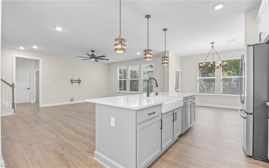 Suffolk, Virginia 23434, United States, 6 Bedrooms Bedrooms, ,4 BathroomsBathrooms,Residential,Active,187513