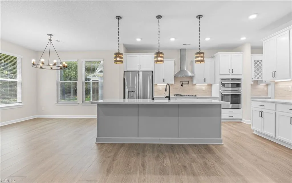 Suffolk, Virginia 23434, United States, 6 Bedrooms Bedrooms, ,4 BathroomsBathrooms,Residential,Active,187513