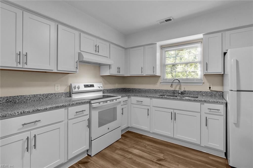 Photo of 1110 Chapel Street #4, Norfolk, VA 23502 (MLS # 10619244)