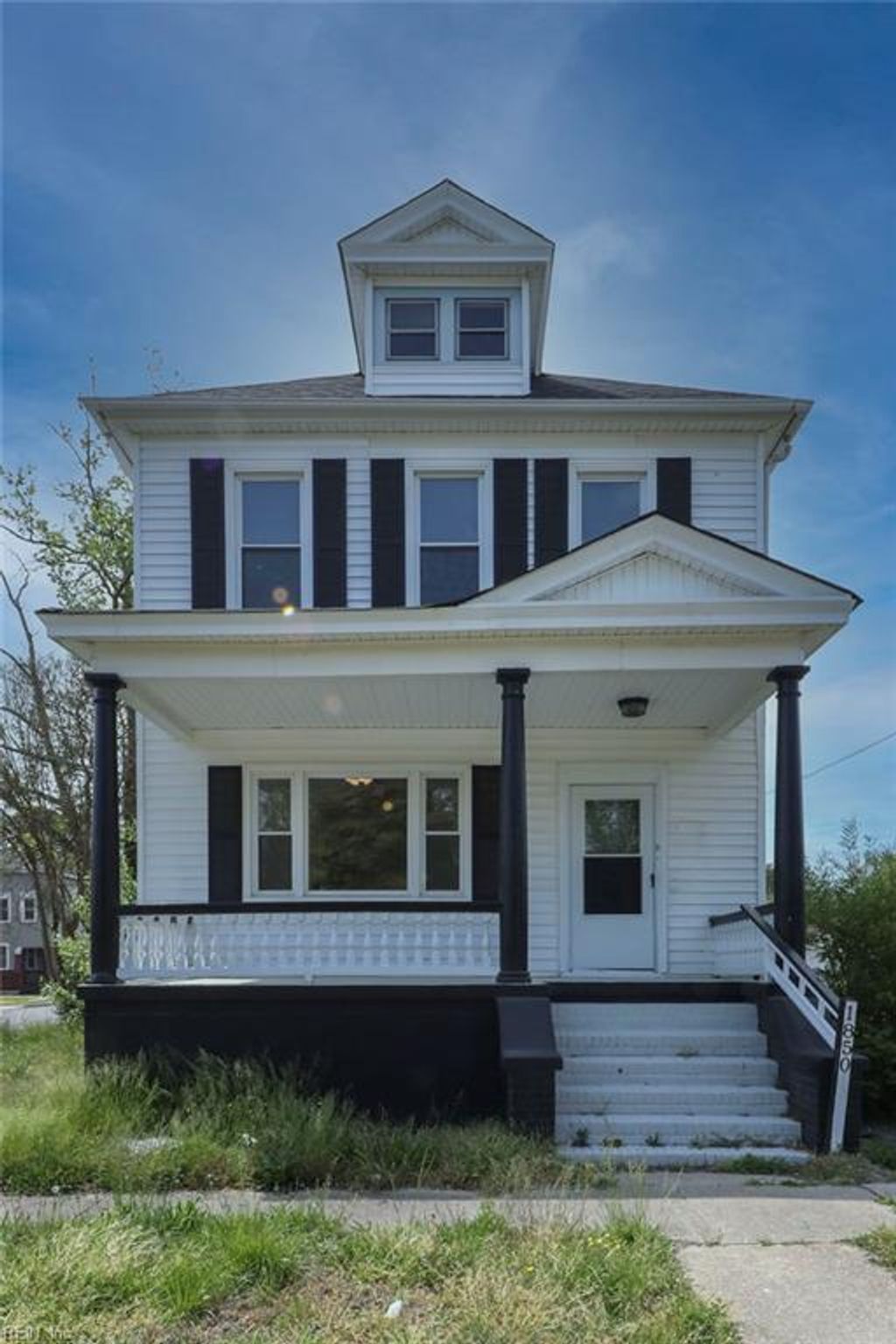 Photo of 1850 Azalea Avenue, Portsmouth, VA 23704 (MLS # 10632198)