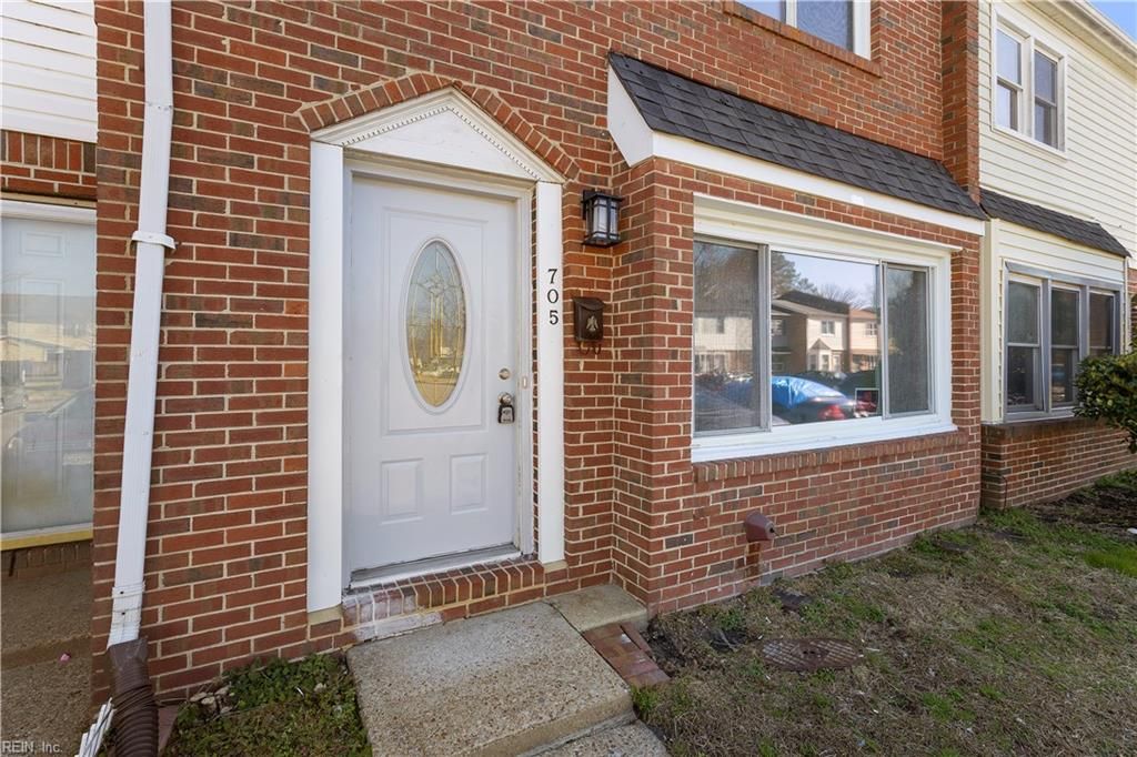 Photo of 705 Harbour North Drive N, Chesapeake, VA 23320 (MLS # 10621606)