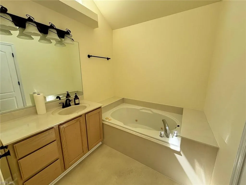 Chesapeake, Virginia 23320, United States, 3 Bedrooms Bedrooms, ,3 BathroomsBathrooms,Residential,Active,171060