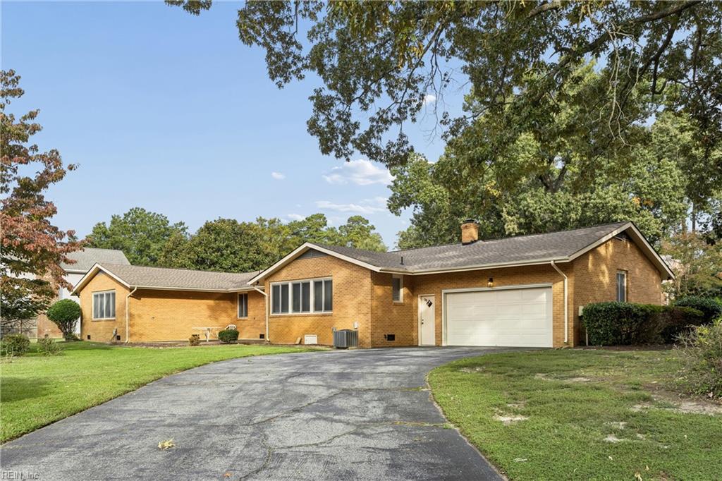 Photo of 70 James Landing Road, Newport News, VA 23606 (MLS # 10657439)