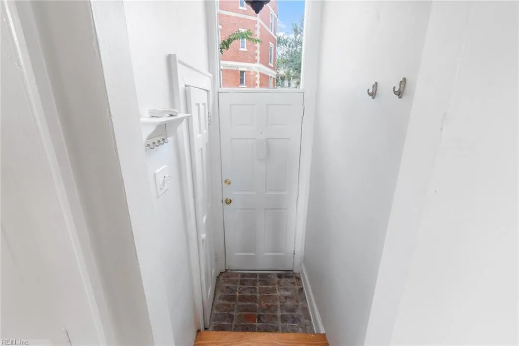 Norfolk, Virginia 23507, United States, 1 Bedroom Bedrooms, ,1 BathroomBathrooms,Residential,Active,201871