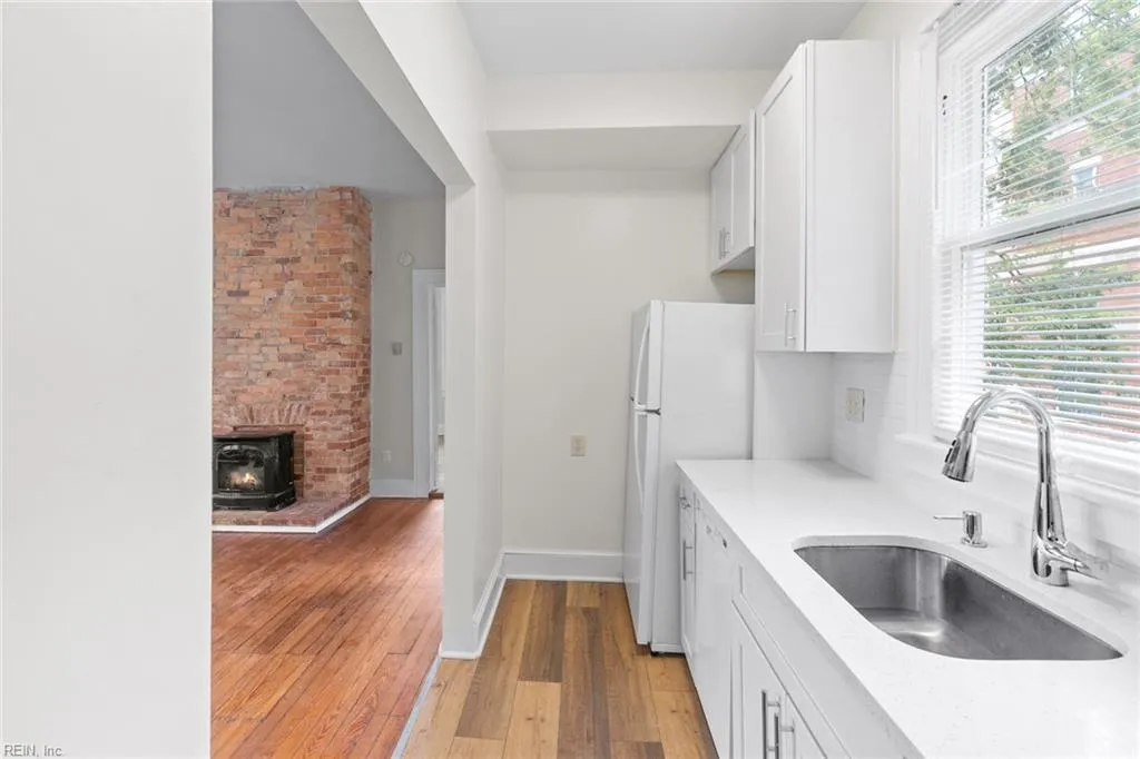 Norfolk, Virginia 23507, United States, 1 Bedroom Bedrooms, ,1 BathroomBathrooms,Residential,Active,201871