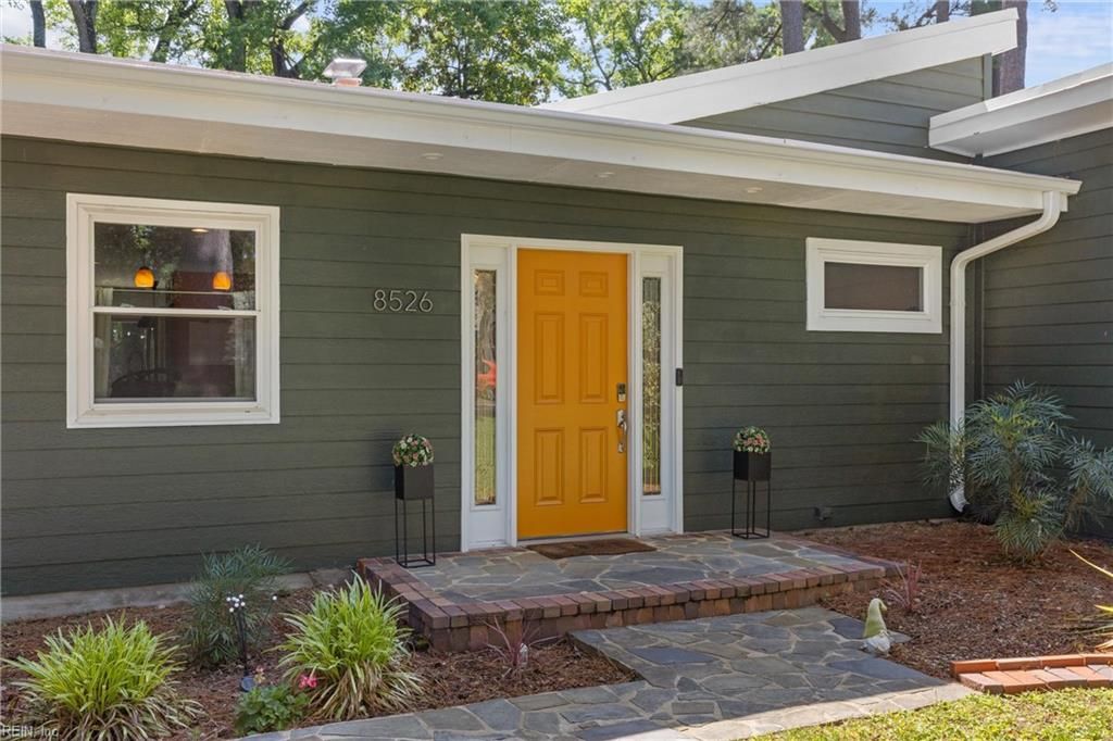Photo of 8526 Circle Drive, Norfolk, VA 23503 (MLS # 10637199)