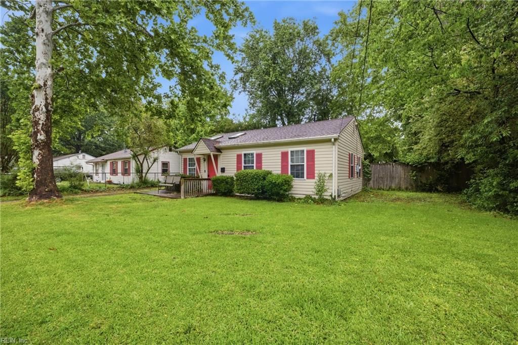 Photo of 135 Peachtree Lane, Hampton, VA 23669 (MLS # 10633757)