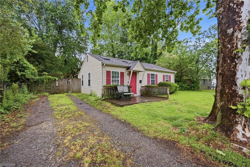 Photo of 135 Peachtree Lane, Hampton, VA 23669 (MLS # 10633757)