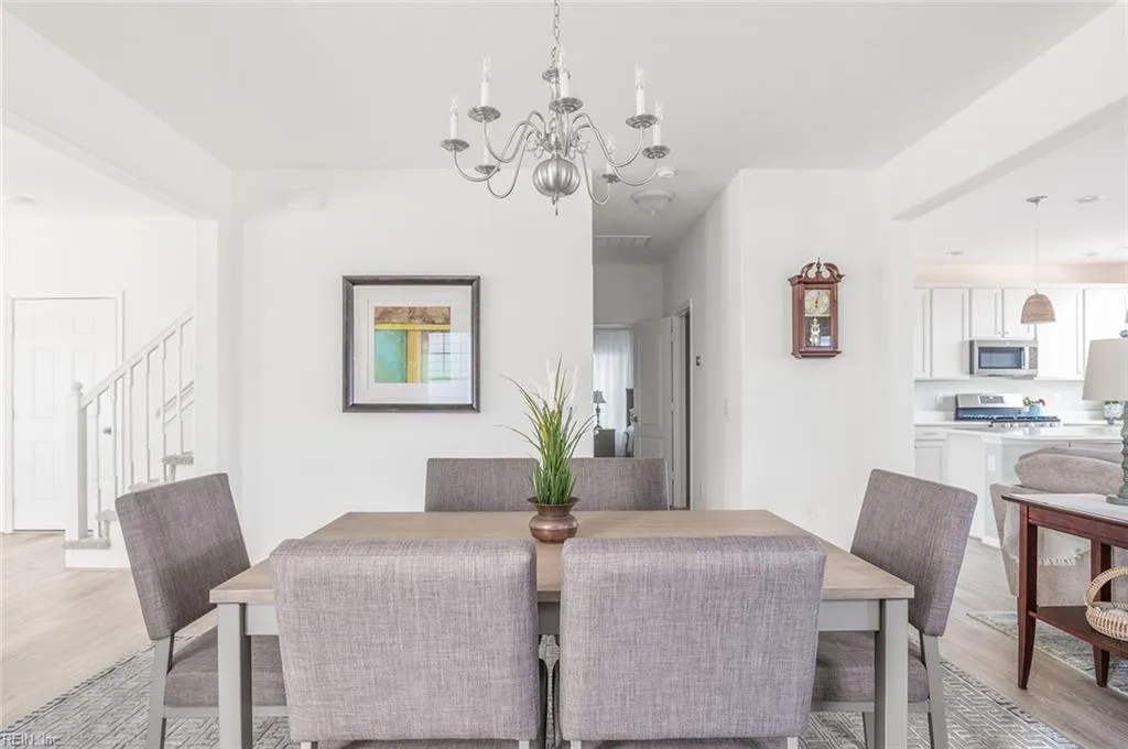 Suffolk, Virginia 23435, United States, 4 Bedrooms Bedrooms, ,3 BathroomsBathrooms,Residential,Pending,12359