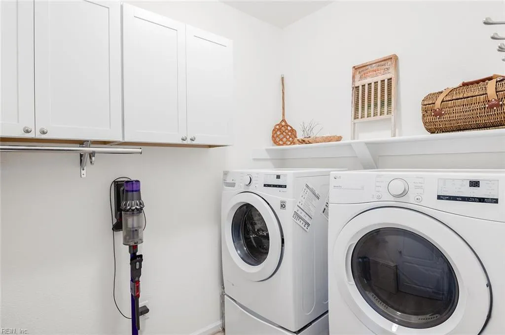 Suffolk, Virginia 23435, United States, 4 Bedrooms Bedrooms, ,3 BathroomsBathrooms,Residential,Pending,12359